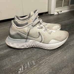 Women’s Nike Renew